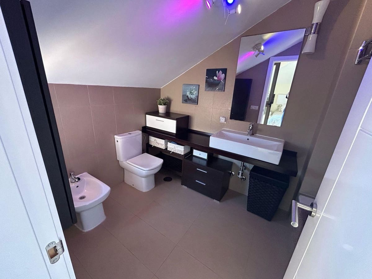 3 bedroom Townhouse for sale in Benalmadena with pool garage - € 795,000 (Ref: 8940995)