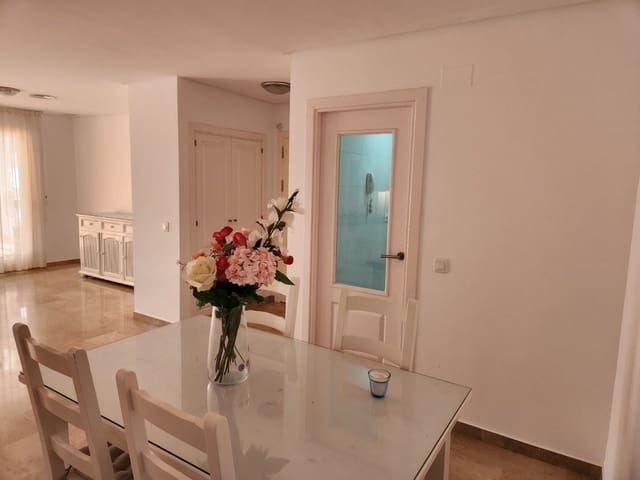 2 Zimmer Apartment zu verkaufen in Benalmádena mit Pool - 399.000 € (Ref: 8940996)