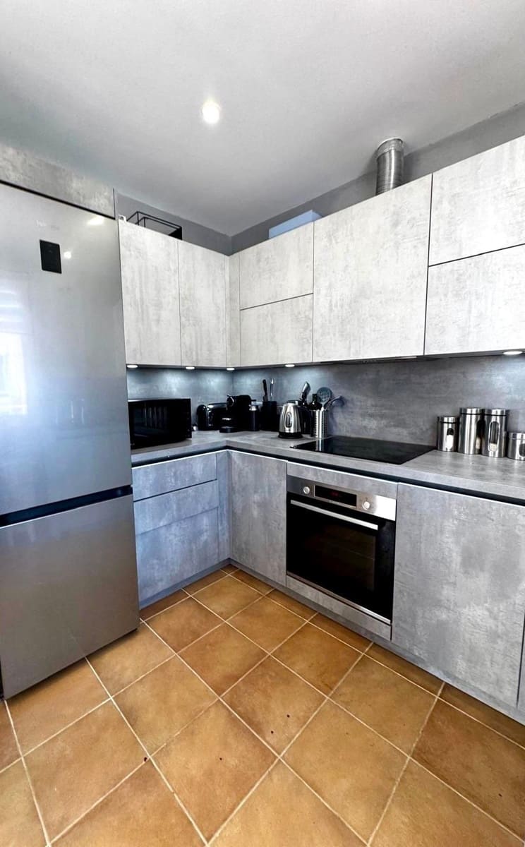 2 sovrum Semi-fristående Villa till salu i Nueva Andalucia med pool garage - 750 000 € (Ref: 9004173)