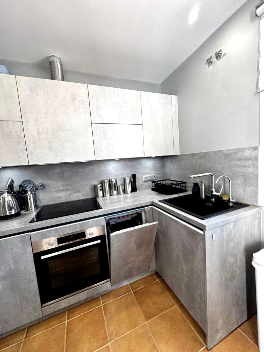 2 soverom Kjedet enebolig til salgs i Nueva Andalucia med svømmebasseng garasje - € 720 000 (Ref: 9004173)