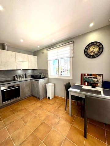 2 chambre Villa/Maison Semi-Mitoyenne à vendre à Nueva Andalucia, Marbella avec piscine garage - 720 000 € (Ref: 9004173)