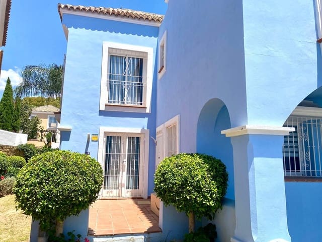 2 chambre Villa/Maison Semi-Mitoyenne à vendre à Nueva Andalucia, Marbella avec piscine garage - 720 000 € (Ref: 9004173)