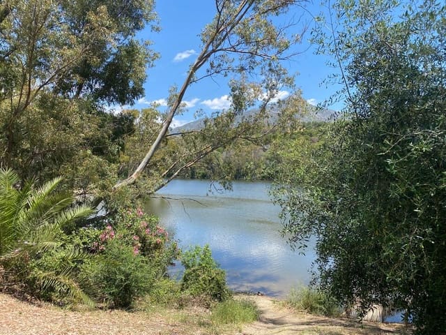 2 chambre Villa/Maison Semi-Mitoyenne à vendre à Nueva Andalucia, Marbella avec piscine garage - 720 000 € (Ref: 9004173)