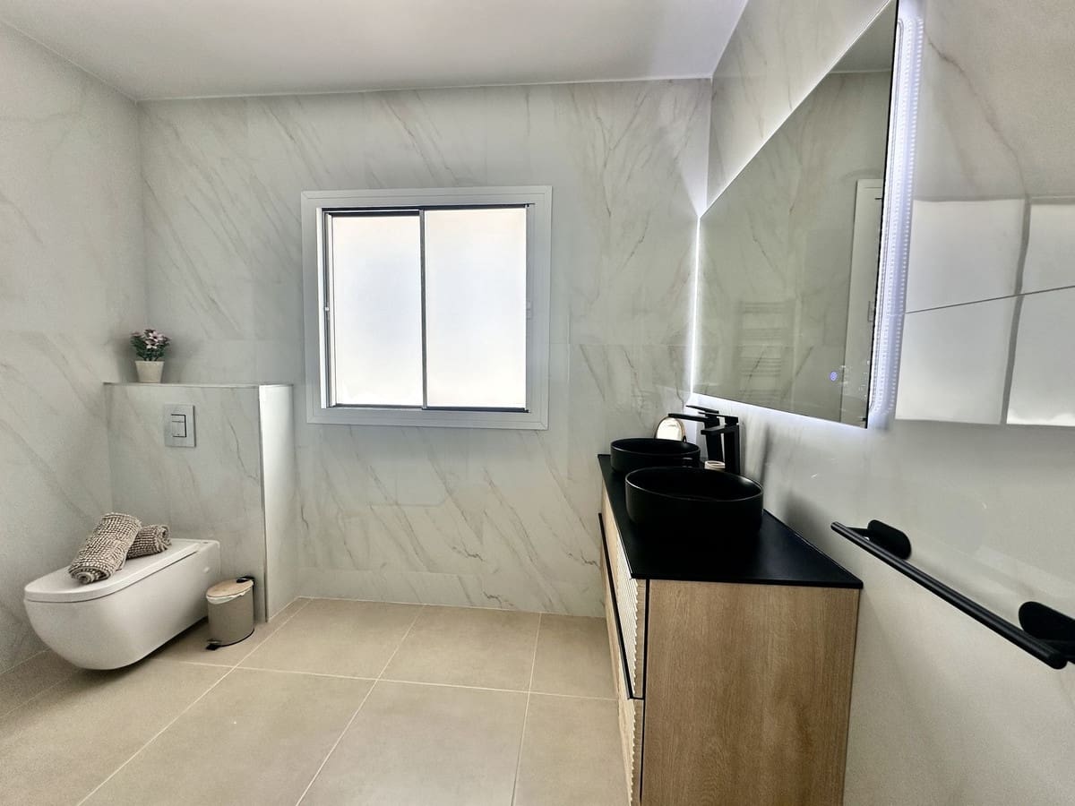 3 soveværelse Villa til salg i El Chaparral med swimmingpool garage - € 1.800.000 (Ref: 9064475)