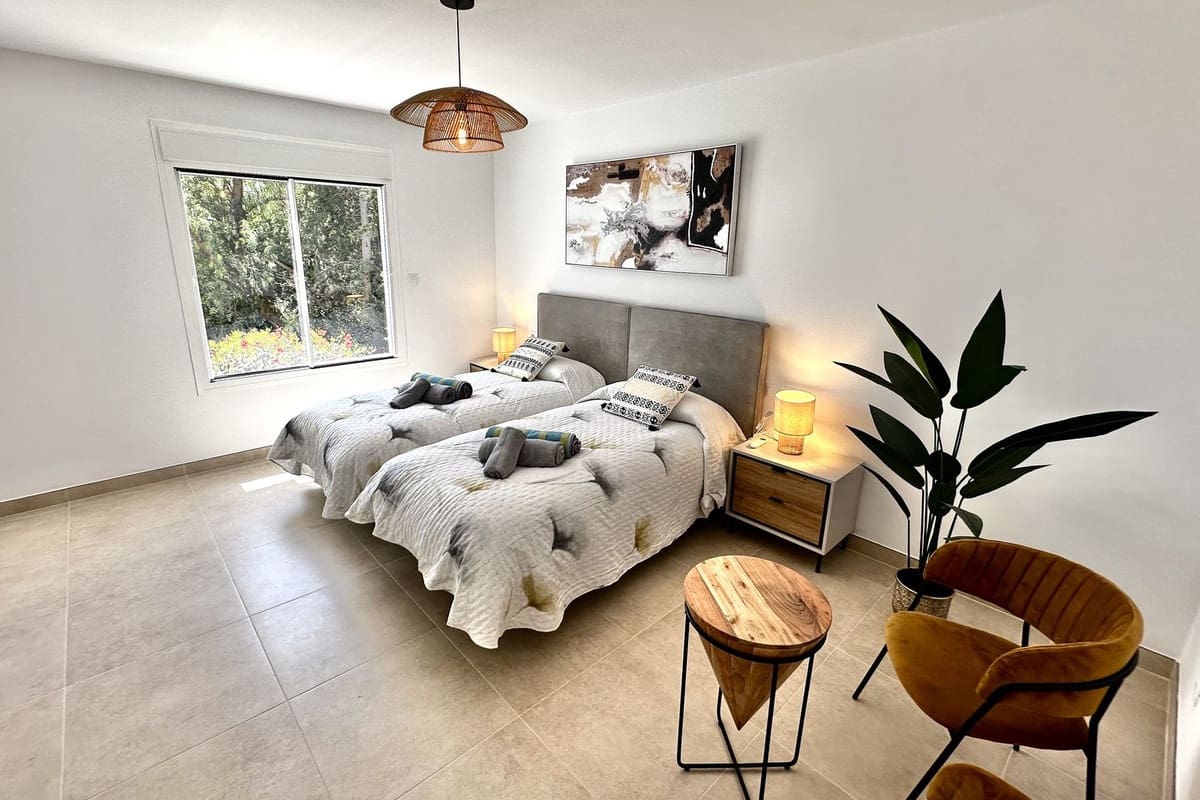 3 soveværelse Villa til salg i El Chaparral med swimmingpool garage - € 1.800.000 (Ref: 9064475)