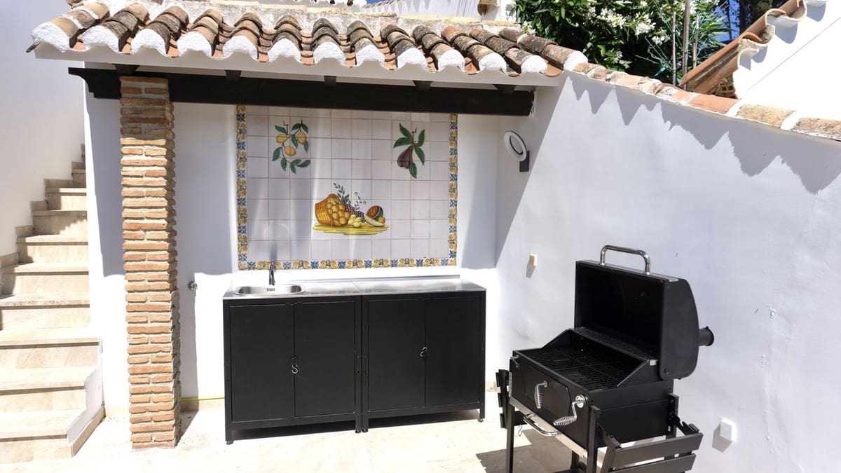 3 soveværelse Villa til salg i El Chaparral med swimmingpool garage - € 1.800.000 (Ref: 9064475)