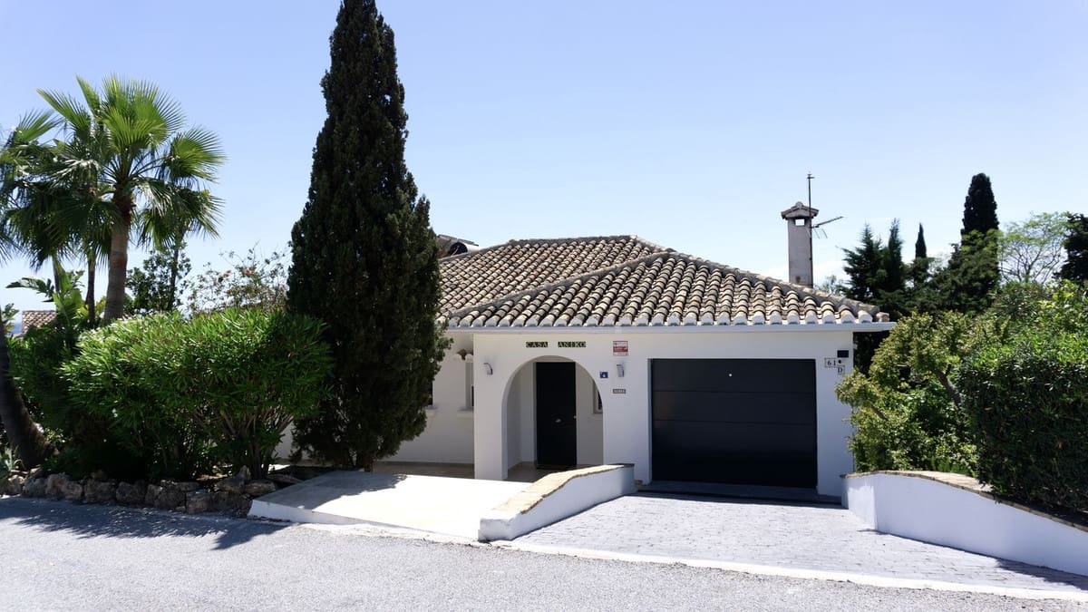 3 soveværelse Villa til salg i El Chaparral med swimmingpool garage - € 1.800.000 (Ref: 9064475)