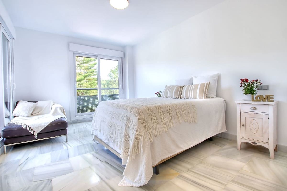 4 sypialnia Willa na sprzedaż w Benahavis z basenem garażem - 679 000 € (Ref: 9064476)