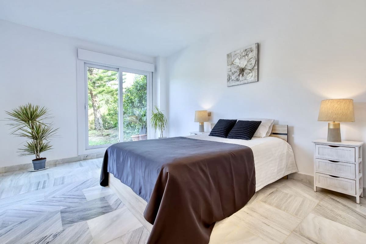 4 sypialnia Willa na sprzedaż w Benahavis z basenem garażem - 679 000 € (Ref: 9064476)