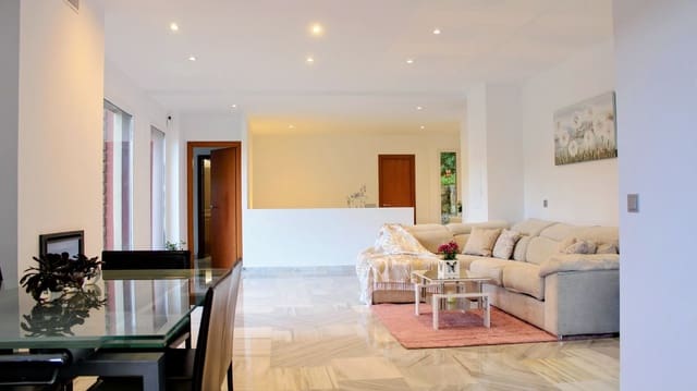 4 sypialnia Willa na sprzedaż w Benahavís z basenem garażem - 679 000 € (Ref: 9064476)