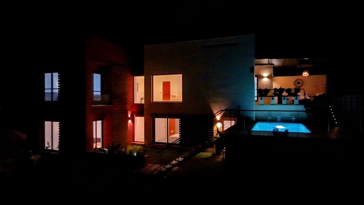 4 sypialnia Willa na sprzedaż w Benahavis z basenem garażem - 679 000 € (Ref: 9064476)