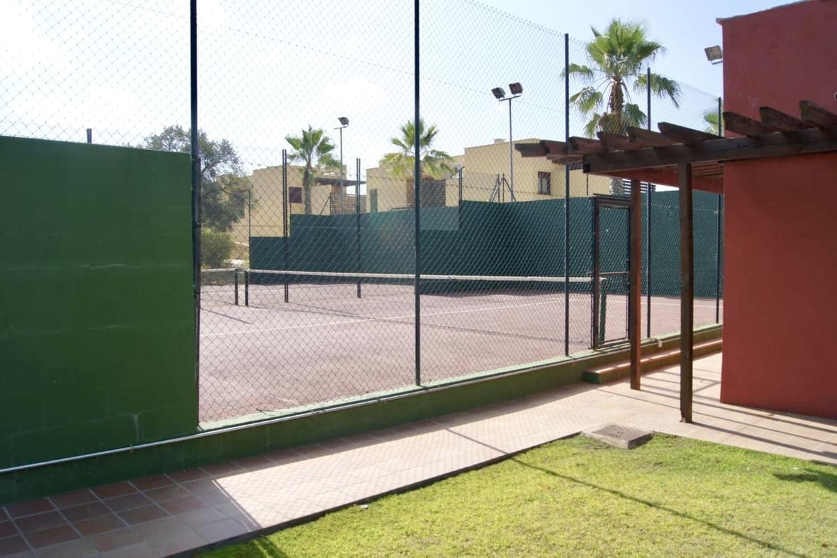 4 sypialnia Willa na sprzedaż w Benahavis z basenem garażem - 679 000 € (Ref: 9064476)