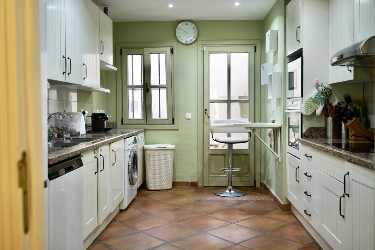 4 slaapkamer Huis te koop in Sotogrande met zwembad garage - € 790.000 (Ref: 9097743)