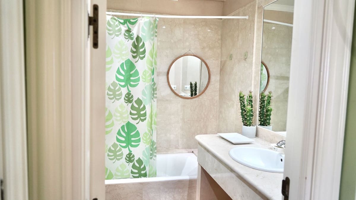 4 slaapkamer Huis te koop in Sotogrande met zwembad garage - € 790.000 (Ref: 9097743)