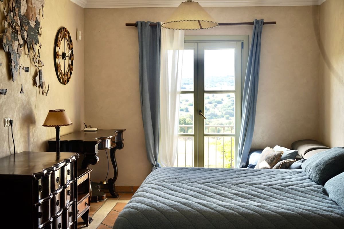 4 sypialnia Dom na kwatery wakacyjne w Sotogrande z basenem garażem - 3 150 € (Ref: 9097744)