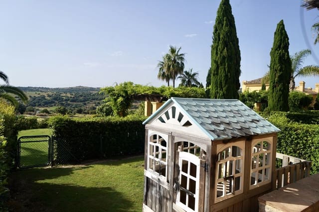   4 soveværelse   ferieByhus i Sotogrande, San Roque med   swimmingpool  garage  - € 3.150 (Ref: 9097744)