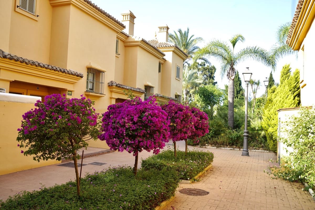 4 quarto Casa em Banda para arrendamento para férias em Sotogrande com piscina Garagem - 3 150 € (Ref: 9097744)