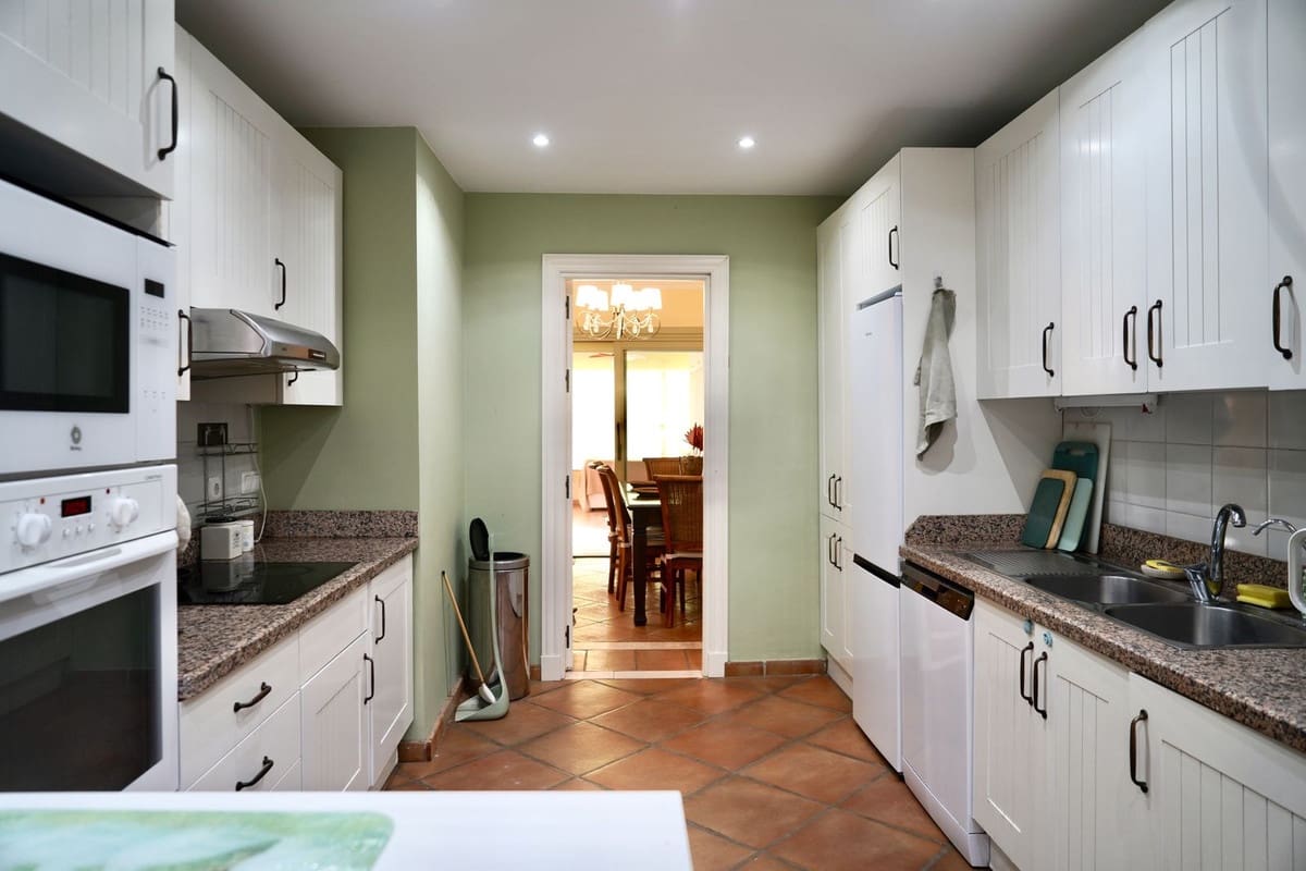 4 camera da letto Casa da affitare come casa vacanza in Sotogrande con piscina garage - 3.150 € (Rif: 9097744)