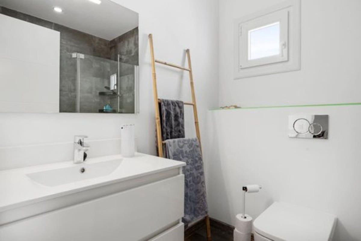 4 bedroom Townhouse for sale in Estepona with garage - € 795,000 (Ref: 9100129)