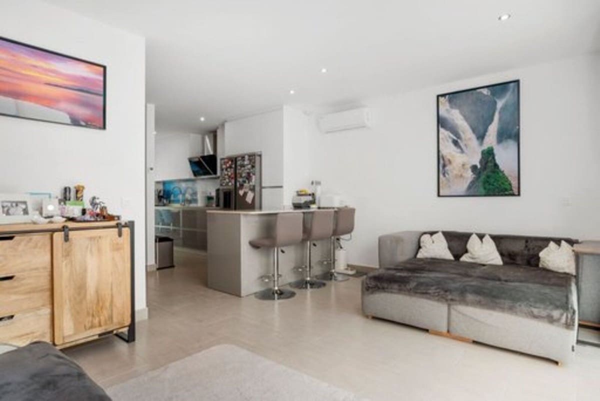 4 bedroom Townhouse for sale in Estepona with garage - € 795,000 (Ref: 9100129)