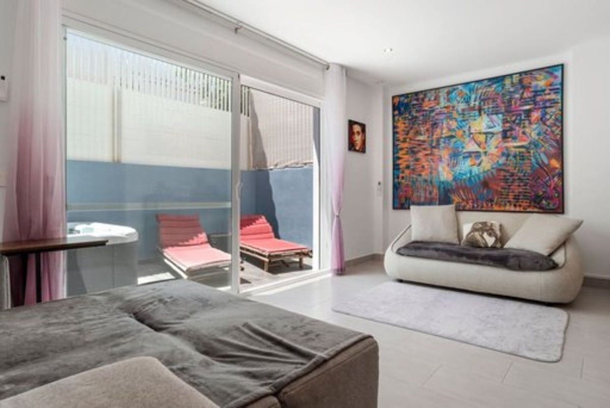 4 sovrum Hus till salu i Estepona med garage - 795 000 € (Ref: 9100129)