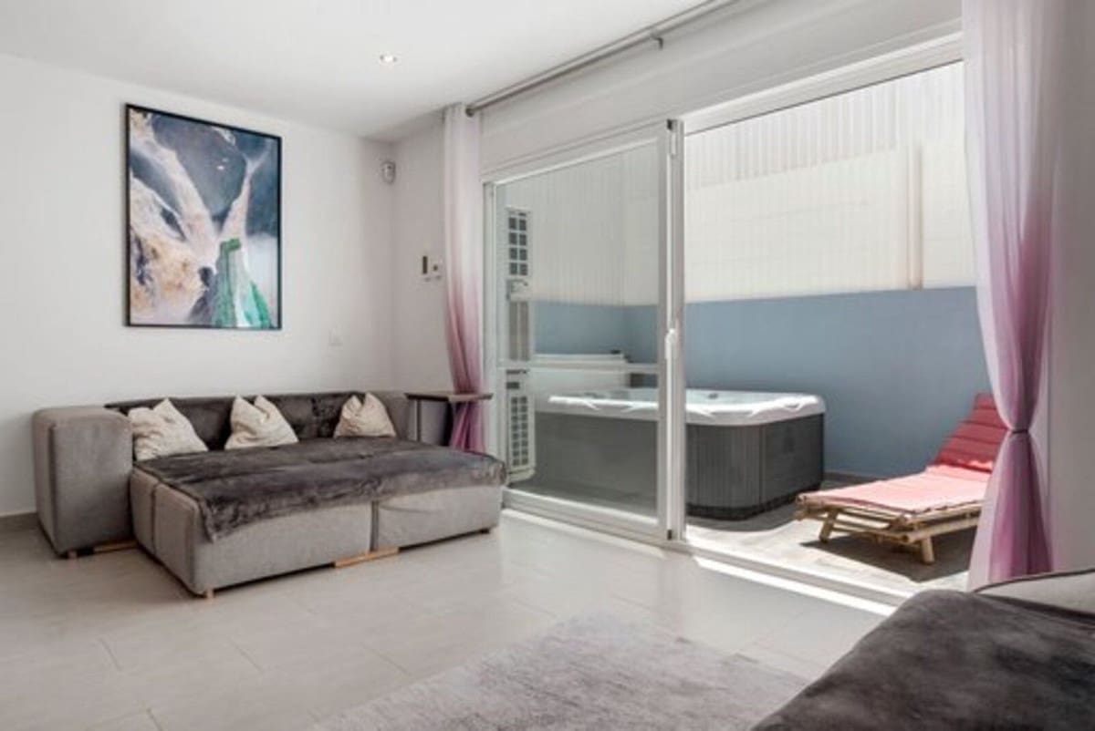4 sovrum Hus till salu i Estepona med garage - 795 000 € (Ref: 9100129)
