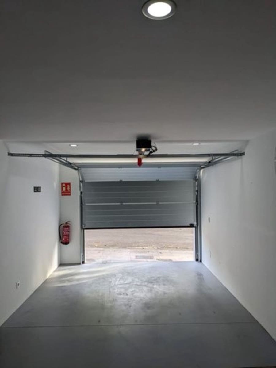4 sovrum Hus till salu i Estepona med garage - 795 000 € (Ref: 9100129)