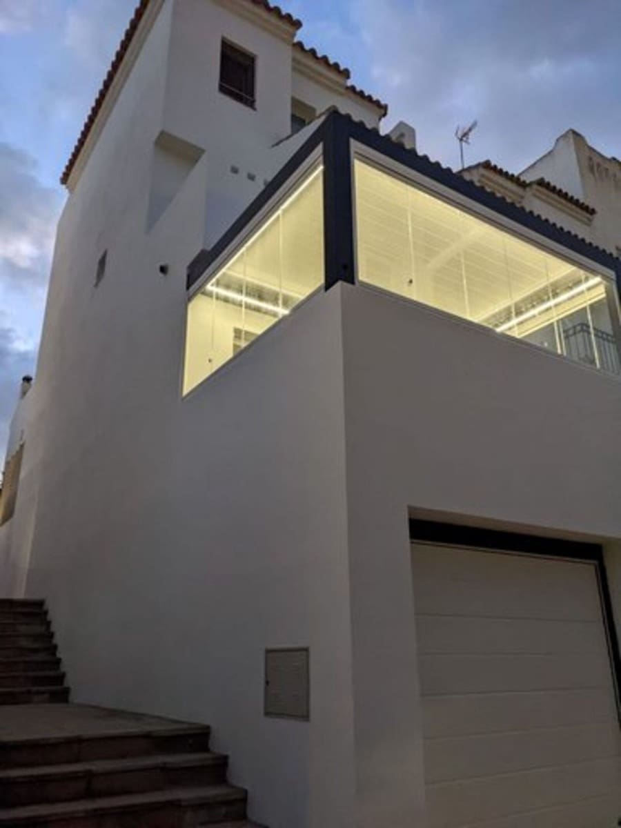 4 sovrum Hus till salu i Estepona med garage - 795 000 € (Ref: 9100129)