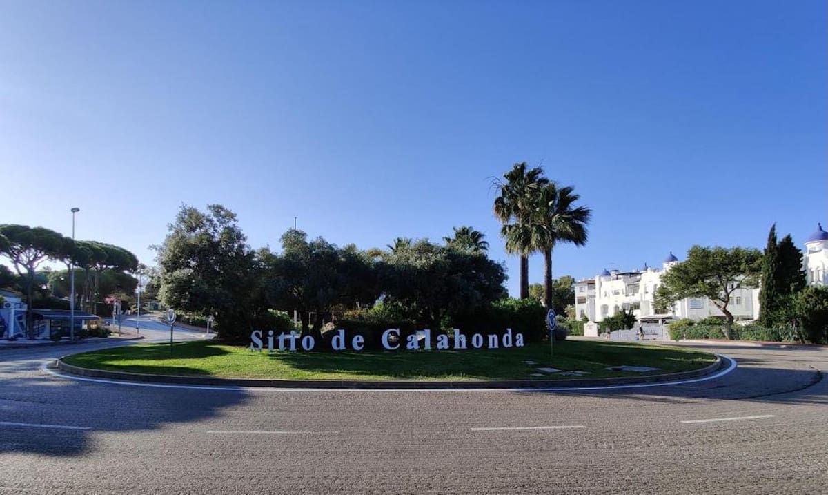 3 bedroom Apartment for sale in Calahonda with pool garage - € 479,000 (Ref: 9111232)