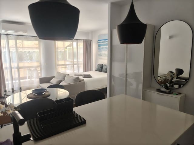 Studio na sprzedaż w Elviria, Marbella z basenem - 299 000 € (Ref: 9118405)