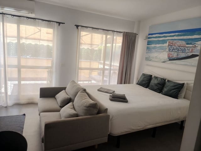 Studio na sprzedaż w Elviria, Marbella z basenem - 299 000 € (Ref: 9118405)