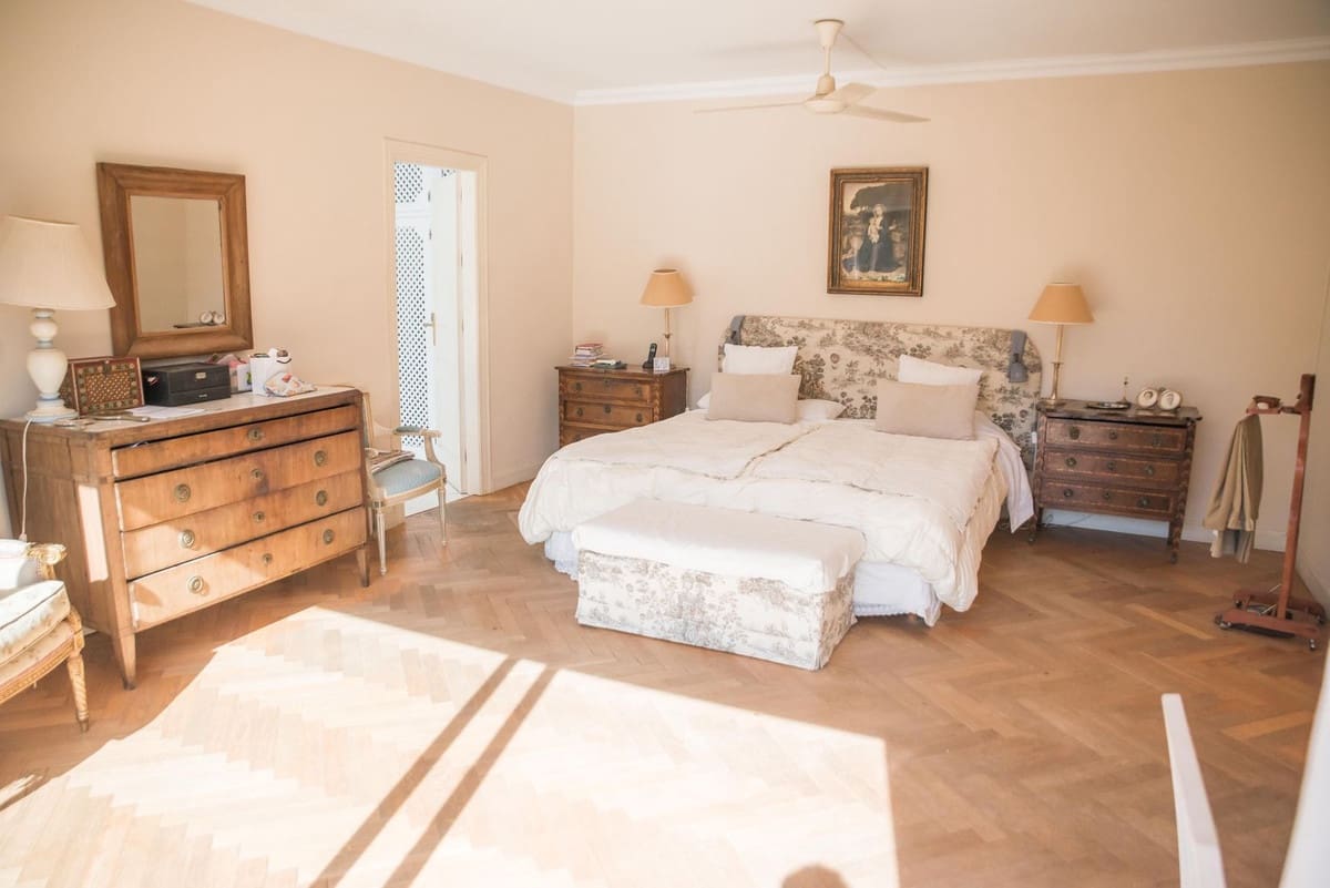 8 soveværelse Villa til salg i Calahonda med swimmingpool garage - € 2.350.000 (Ref: 9161493)