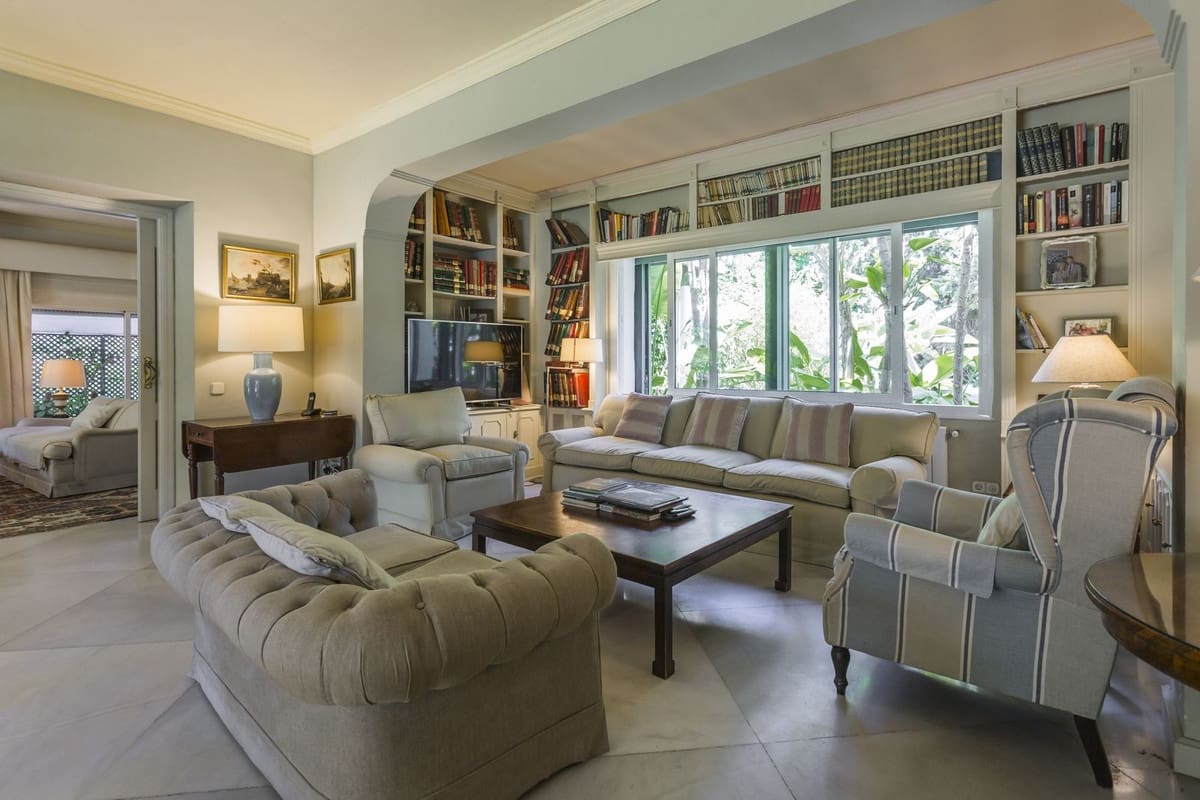 8 soveværelse Villa til salg i Calahonda med swimmingpool garage - € 2.350.000 (Ref: 9161493)