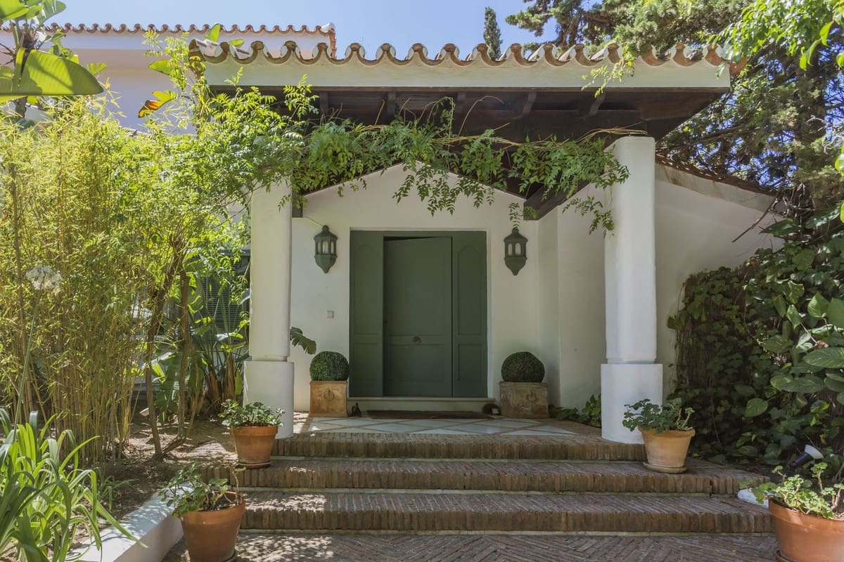 8 soveværelse Villa til salg i Calahonda med swimmingpool garage - € 2.350.000 (Ref: 9161493)