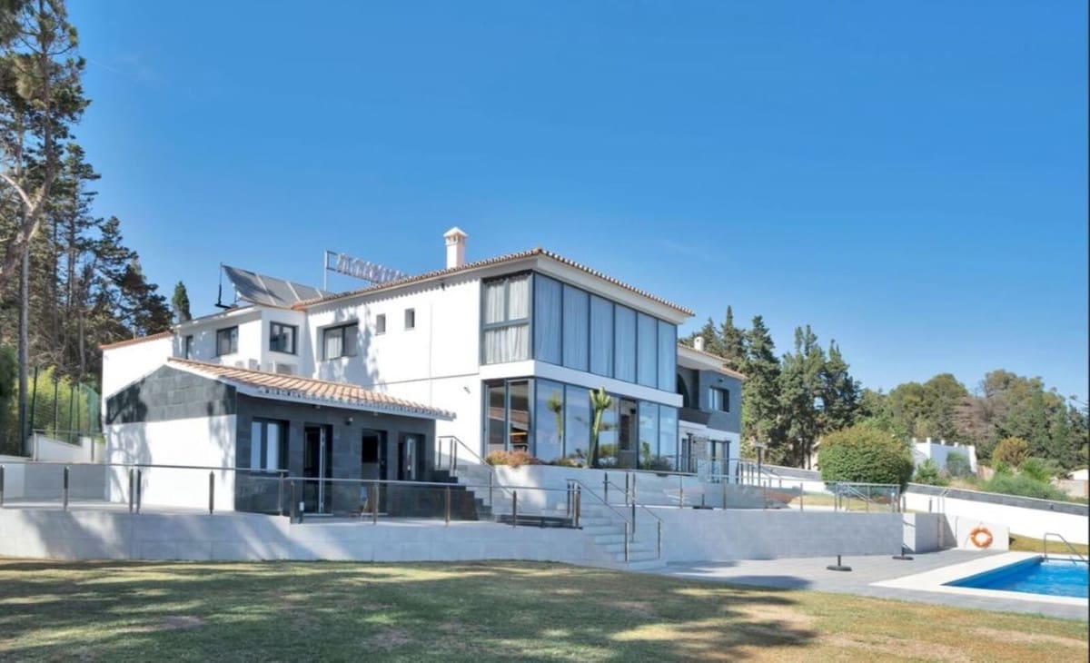 16 bedroom Villa for sale in El Chaparral with pool garage - € 3,500,000 (Ref: 9168195)