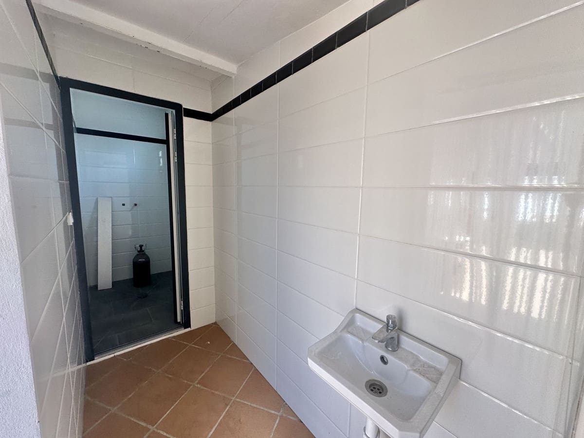 16 bedroom Villa for sale in El Chaparral with pool garage - € 3,500,000 (Ref: 9168195)