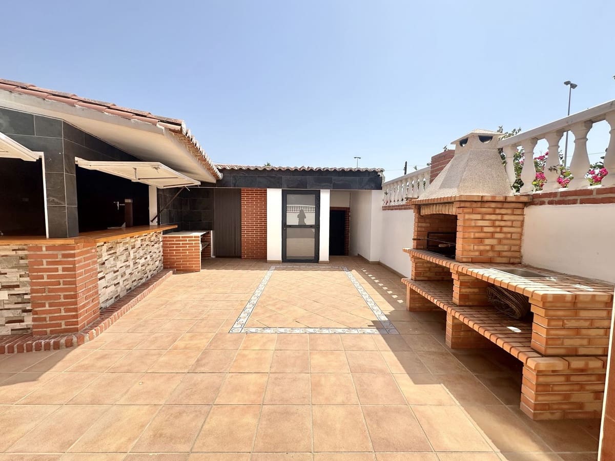 16 bedroom Villa for sale in El Chaparral with pool garage - € 3,500,000 (Ref: 9168195)