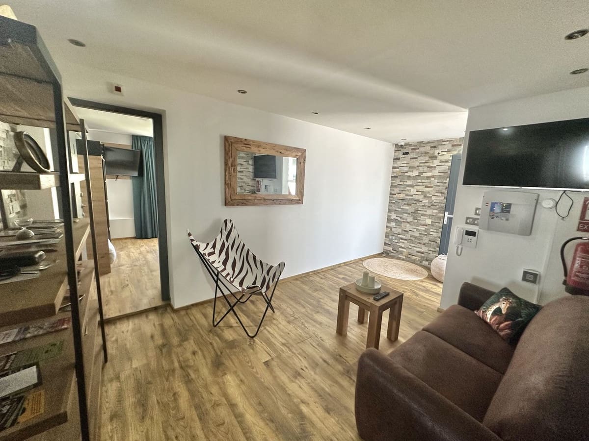 16 bedroom Villa for sale in El Chaparral with pool garage - € 3,500,000 (Ref: 9168195)