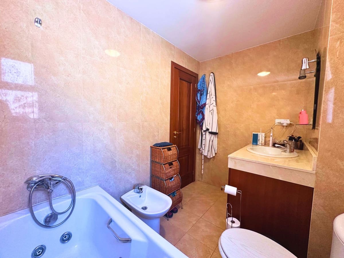 2 soveværelse Lejlighed til salg i Calahonda med swimmingpool garage - € 320.000 (Ref: 9180256)