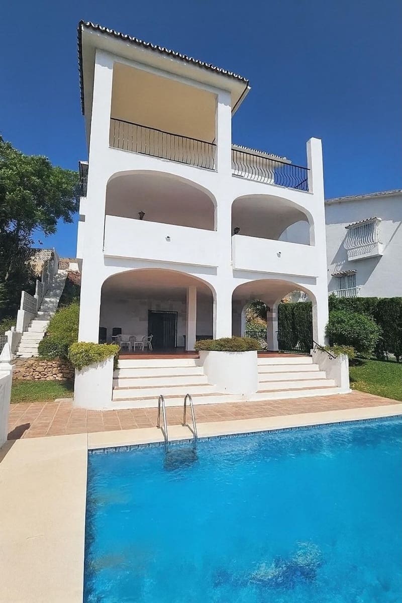4 soveværelse Villa til salg i Campo Mijas med swimmingpool garage - € 785.000 (Ref: 9190236)