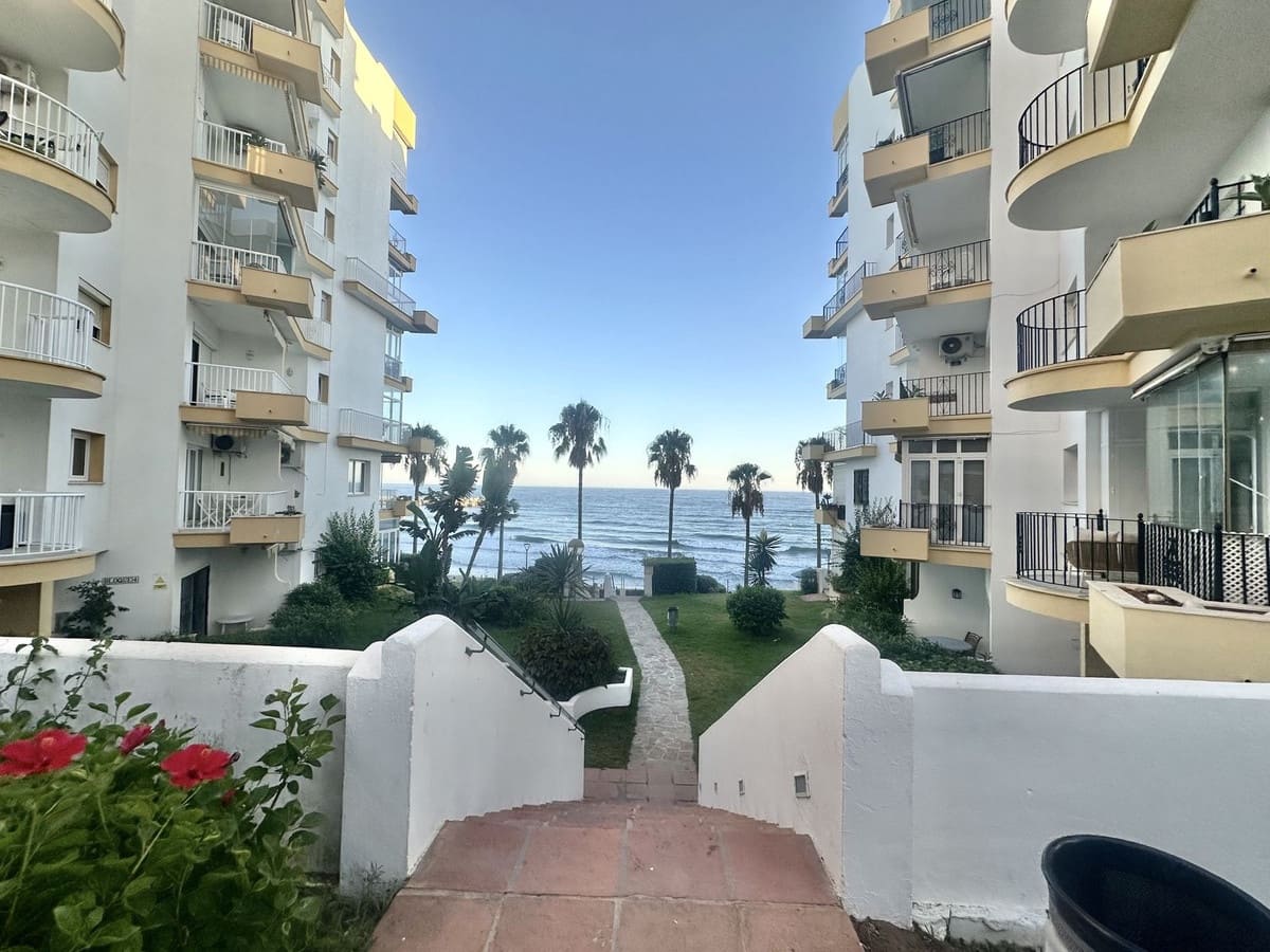1 soveværelse Strandlejlighed til salg i Marbella med swimmingpool - € 375.000 (Ref: 9198175)