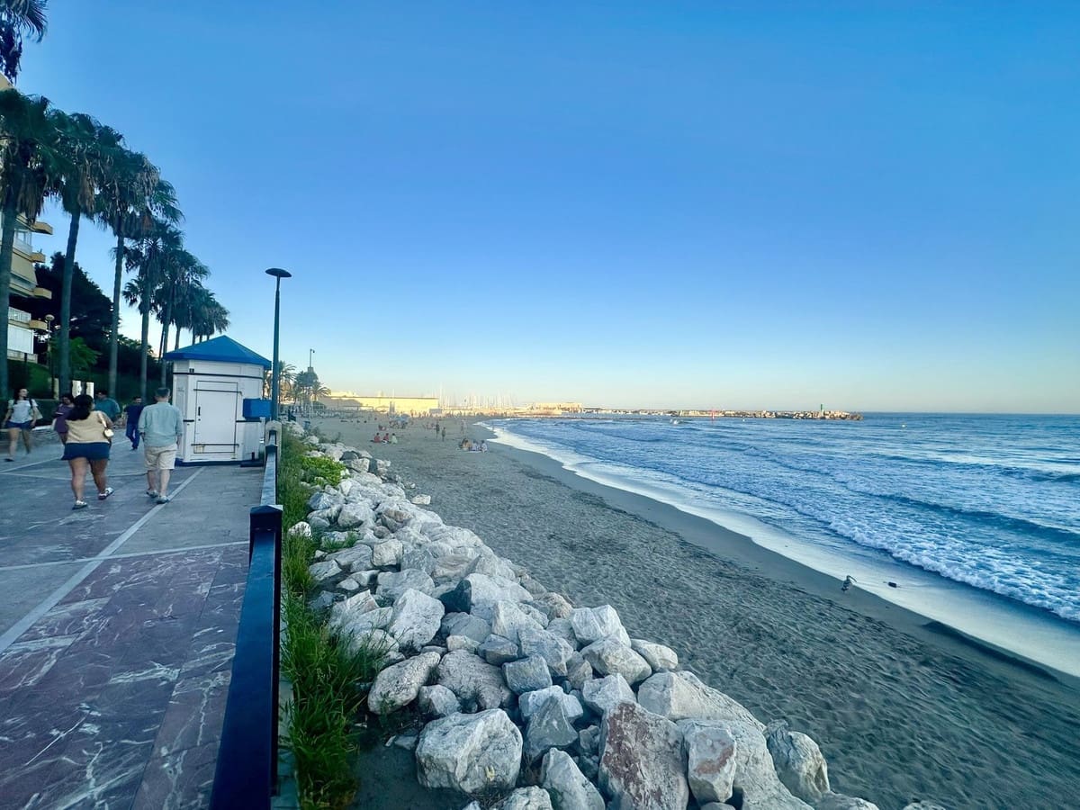 1 soveværelse Strandlejlighed til salg i Marbella med swimmingpool - € 375.000 (Ref: 9198175)