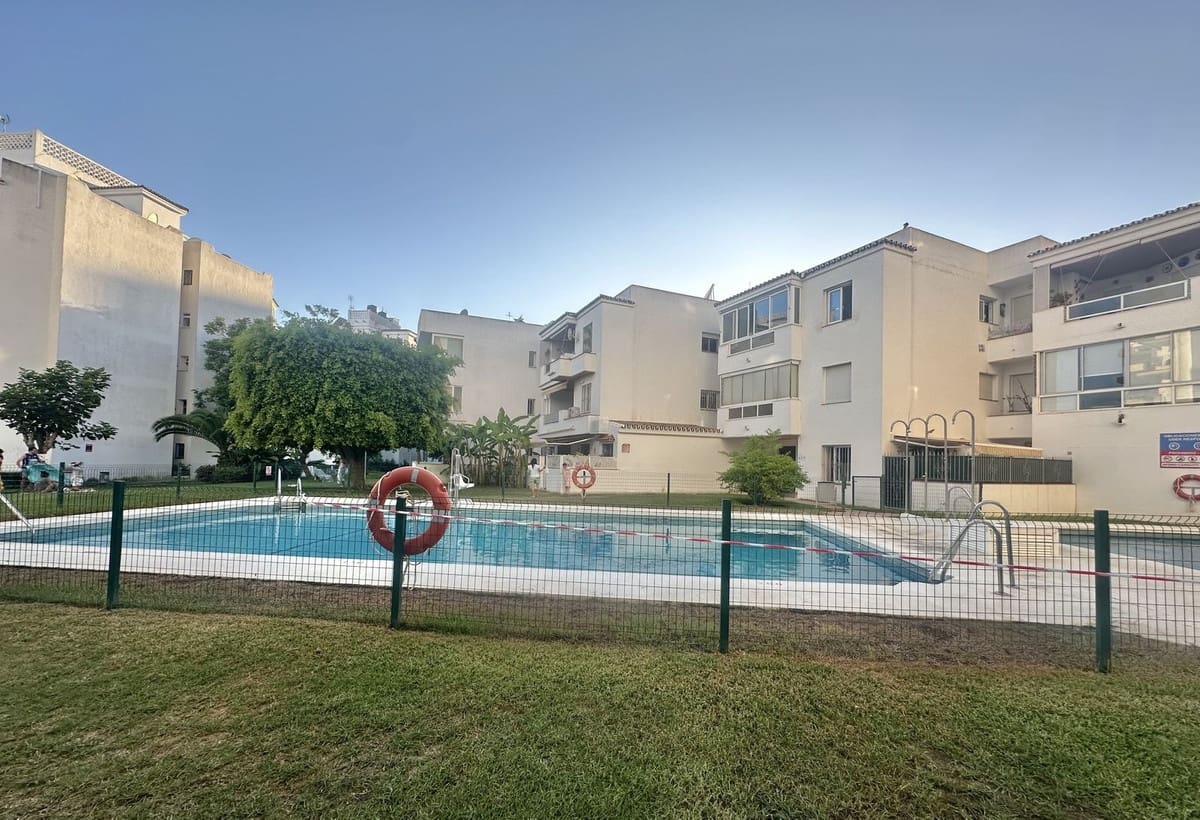 Apartamento Playa de 1 habitación en Marbella en venta con piscina - 375.000 € (Ref: 9198175)