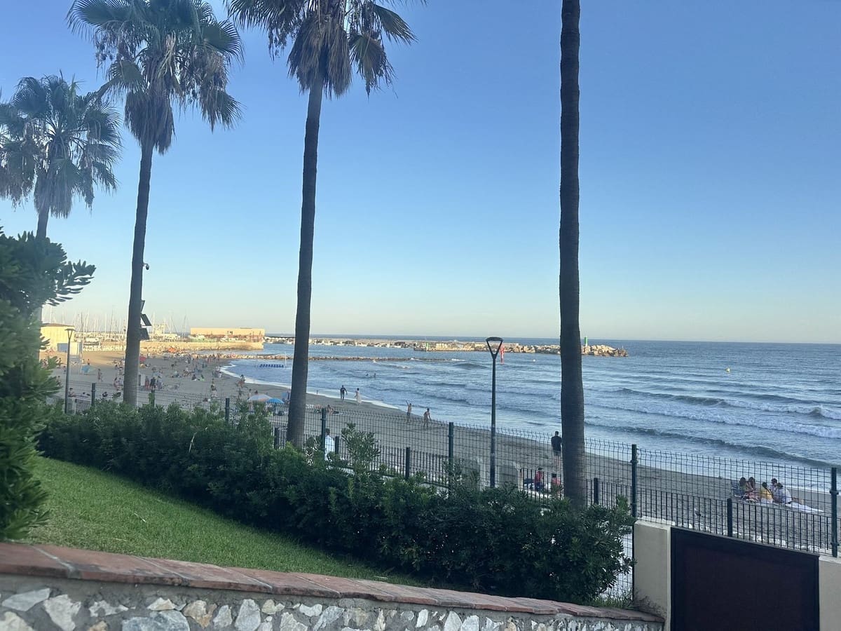 Apartamento Playa de 1 habitación en Marbella en venta con piscina - 375.000 € (Ref: 9198175)