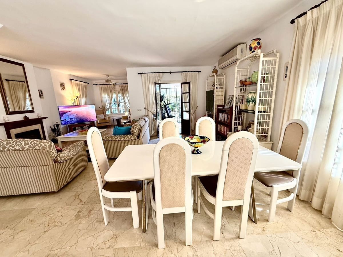 3 bedroom Villa for sale in Atalaya-Isdabe with pool garage - € 875,000 (Ref: 9202147)