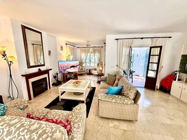 3 soverom Villa til salgs i Atalaya-Isdabe, Estepona med svømmebasseng garasje - € 875 000 (Ref: 9202147)