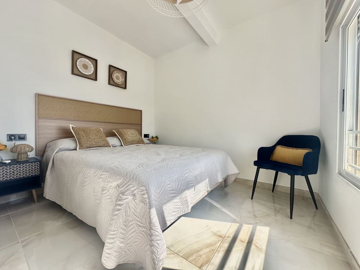 2 sovrum Strandlägenhet till salu i Calahonda med pool garage - 335 000 € (Ref: 9219767)