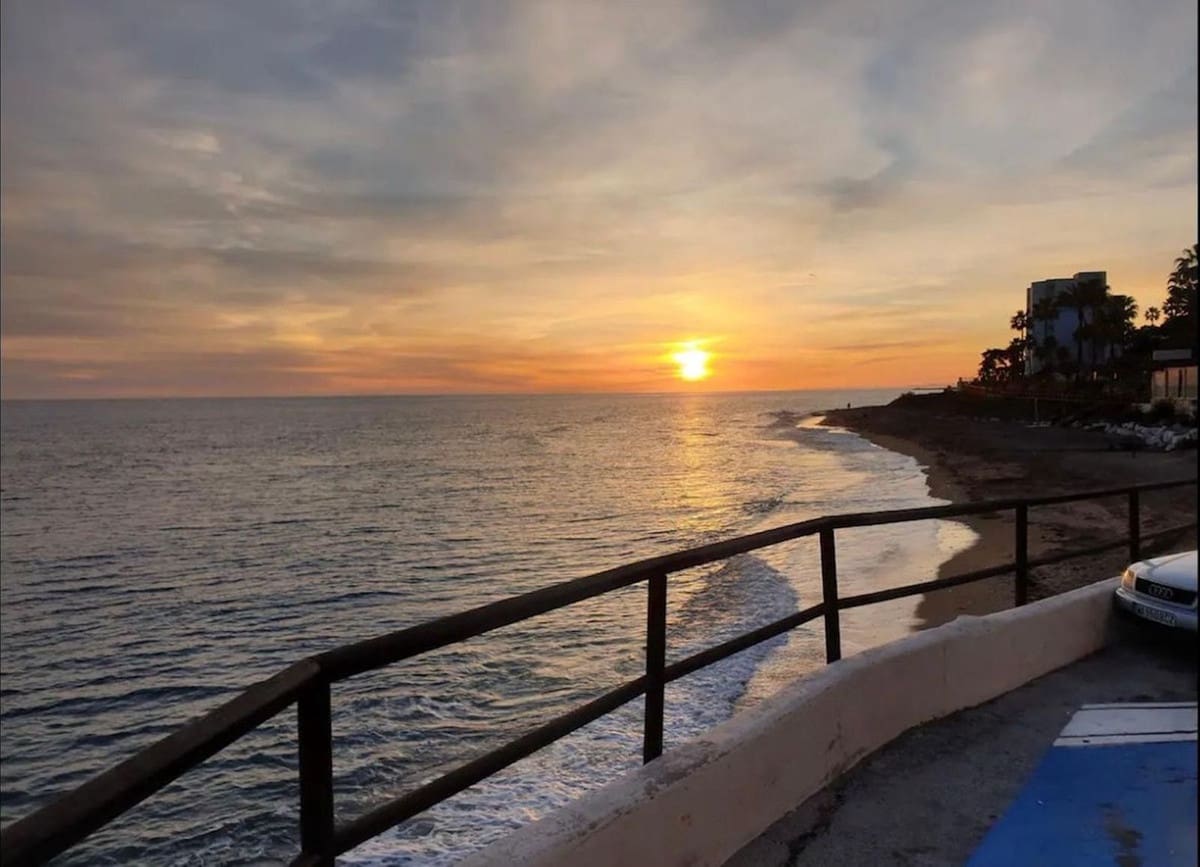 2 sovrum Strandlägenhet till salu i Calahonda med pool garage - 335 000 € (Ref: 9219767)