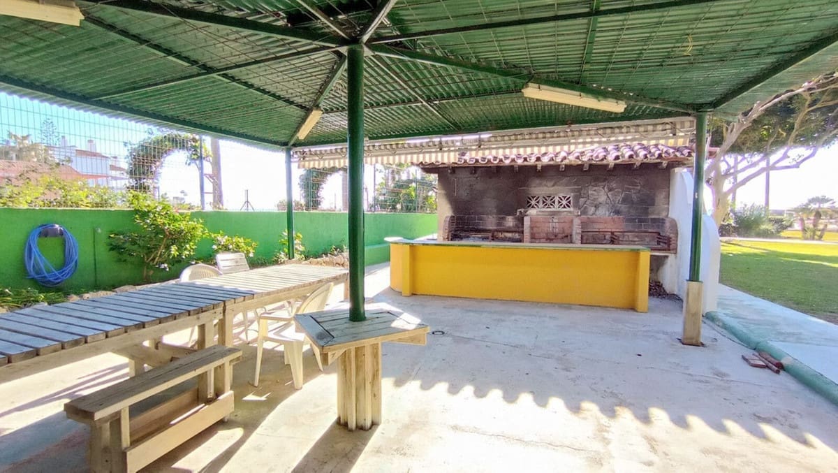 1 bedroom Beach Apartment for sale in Calahonda with pool - € 298,000 (Ref: 9241992)