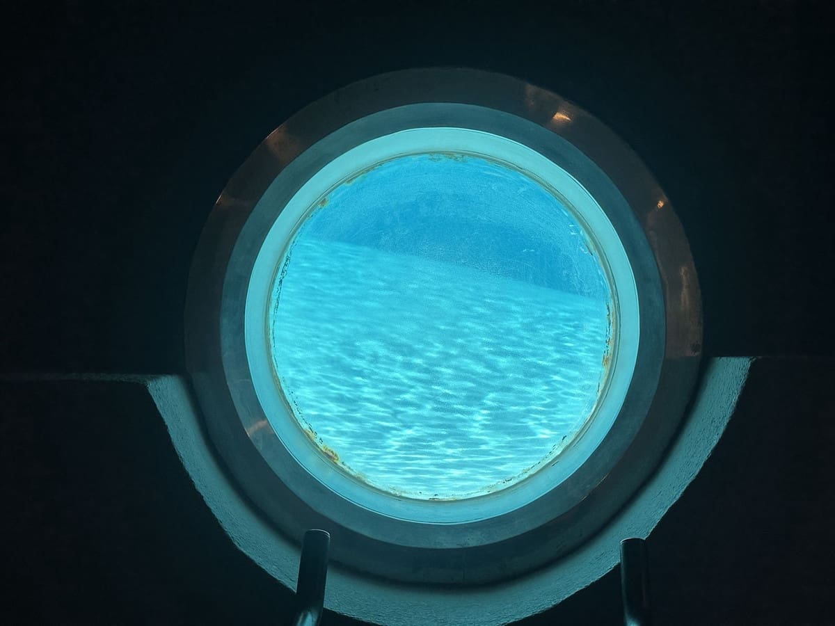 2 bedroom Beach Apartment for sale in Marbella with pool garage - € 850,000 (Ref: 9278328)